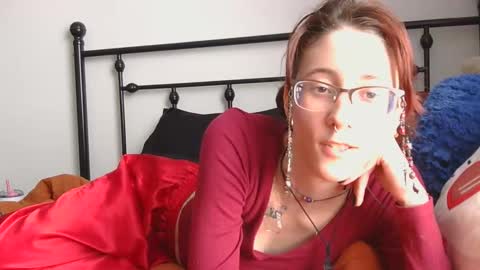 Snapshot of valleriestarr chatting on 02.12.25 Vallerie Starr online show from 02.12.25