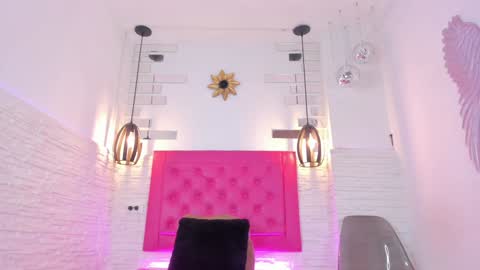 Snapshot of valloletsamar chatting on 01.24.25 Vallolet Peach online show from 01.24.25