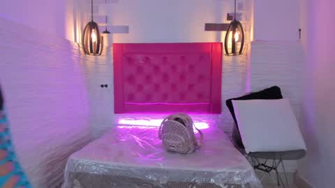 Snapshot of valloletsamar chatting on 02.07.25 Vallolet Peach online show from 02.07.25