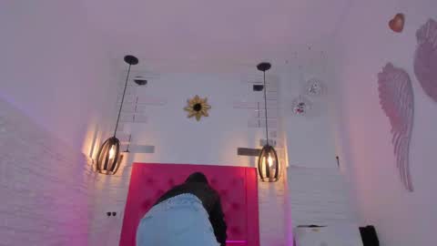 Snapshot of valloletsamar chatting on 02.12.25 Vallolet Peach online show from 02.12.25