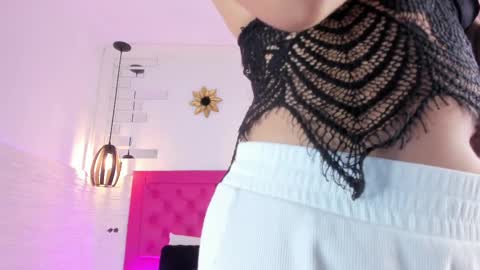 Snapshot of valloletsamar chatting on 02.28.25 Vallolet Peach online show from 02.28.25