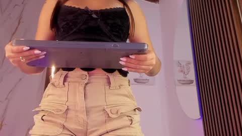 Snapshot of valloletsamar chatting on 09.17.25 Vallolet Peach online show from 09.17.25