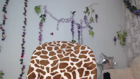 Snapshot of valquiria_sirgun chatting on 03.07.25 valquiria_sirgun online show from 03.07.25