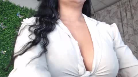 Snapshot of valquiria_sirgun chatting on 12.14.25 valquiria_sirgun online show from 12.14.25