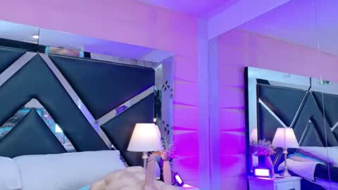 Snapshot of valrery_roussex chatting on 06.18.26 Valery online show from 06.18.26