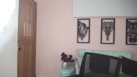 Snapshot of valya_russi chatting on 12.16.24 Isabella online show from 12.16.24