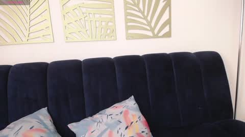 Snapshot of valya_russi chatting on 01.22.25 Isabella online show from 01.22.25