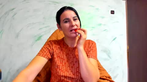 Snapshot of valysexybarbie chatting on 12.18.24 valentina online show from 12.18.24