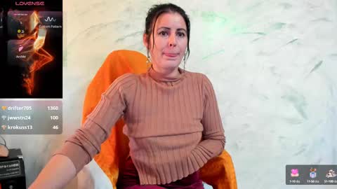 Snapshot of valysexybarbie chatting on 02.11.25 valentina online show from 02.11.25