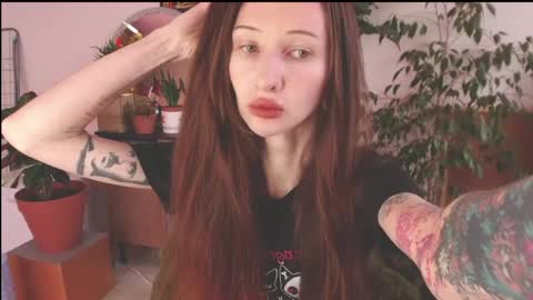 Snapshot of vampire_valentine chatting on 04.13.26 Mollyy Valentine online show from 04.13.26