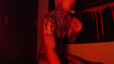 david guzman i model independenthelp me with a thumbs up online show from 02.07.25