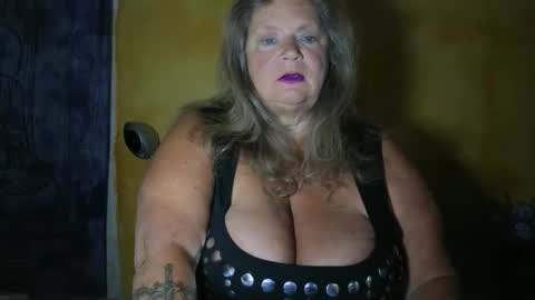 Snapshot of vampwoman chatting on 05.24.26 vampwoman online show from 05.24.26