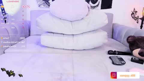       Please help me to reach 300 thumbs up online show from 02.21.25