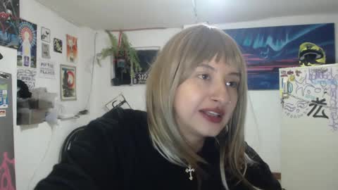 Snapshot of vandalovee chatting on 01.12.25 Babi Alu online show from 01.12.25