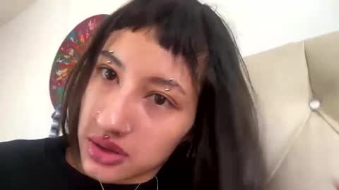 Snapshot of vandalovee chatting on 01.12.25 Babi Alu online show from 01.12.25