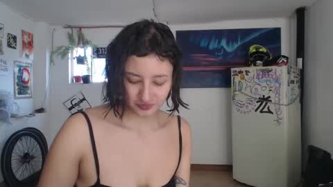 Snapshot of vandalovee chatting on 01.12.25 Babi Alu online show from 01.12.25