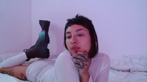 Snapshot of vandalovee chatting on 01.14.25 Babi Alu online show from 01.14.25