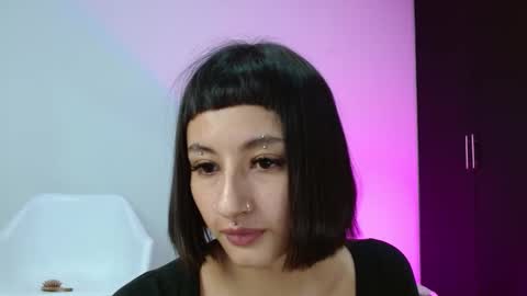 Snapshot of vandalovee chatting on 02.11.25 Babi Alu online show from 02.11.25