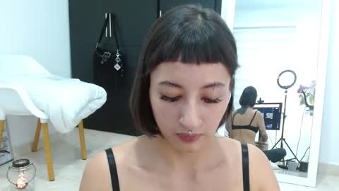 Snapshot of vandalovee chatting on 02.17.25 Babi Alu online show from 02.17.25