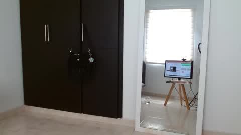 Snapshot of vandalovee chatting on 02.19.25 Babi Alu online show from 02.19.25