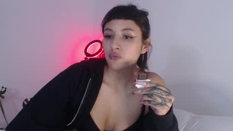 Snapshot of vandalovee chatting on 02.26.25 Babi Alu online show from 02.26.25