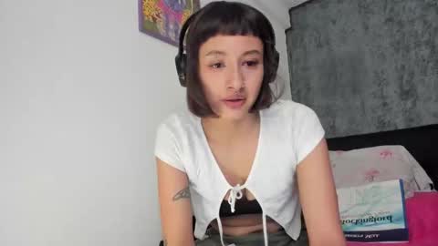 Snapshot of vandalovee chatting on 03.04.25 Babi Alu online show from 03.04.25