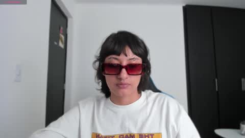 Snapshot of vandalovee chatting on 09.18.25 Babi Alu online show from 09.18.25