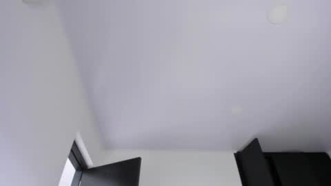 Snapshot of vandalovee chatting on 09.24.25 Babi Alu online show from 09.24.25