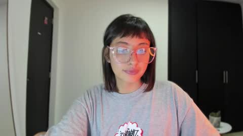 Snapshot of vandalovee chatting on 10.11.25 Babi Alu online show from 10.11.25