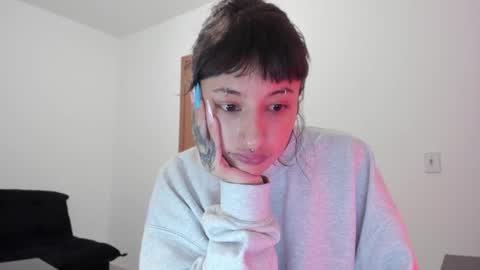 Snapshot of vandalovee chatting on 10.23.25 Babi Alu online show from 10.23.25