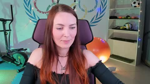 Snapshot of vandarossi chatting on 12.18.24 Vanda online show from 12.18.24