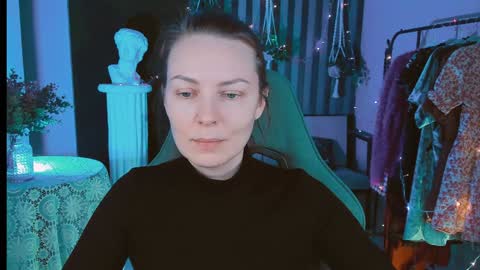 Snapshot of vandarossi chatting on 12.29.24 Vanda online show from 12.29.24