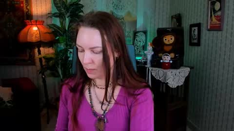 Snapshot of vandarossi chatting on 02.13.25 Vanda online show from 02.13.25