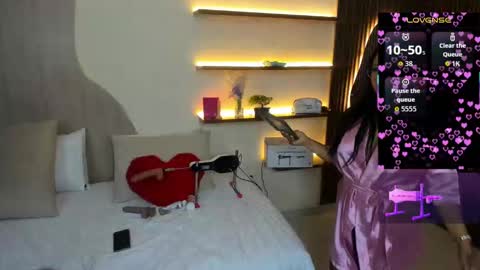 V A N E  online show from 09.19.25