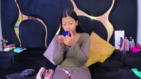 Snapshot of vanelin18 chatting on 07.15.26 Vane online show from 07.15.26