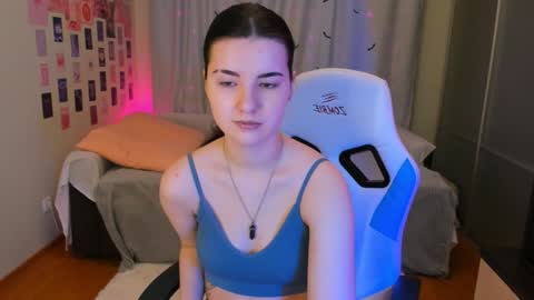 Snapshot of vanessa_brills chatting on 12.19.24 Vanessa online show from 12.19.24