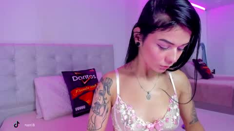 Vane  online show from 04.15.26