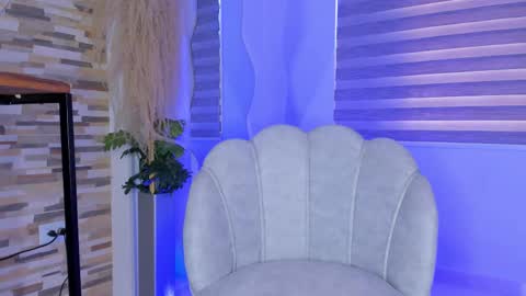 Vanessa Novvoa online show from 02.13.25