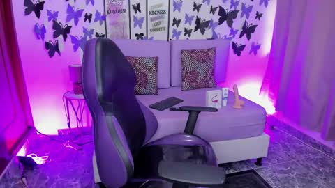 Snapshot of vanessaa_sexygirl chatting on 02.10.25 Vanessa online show from 02.10.25