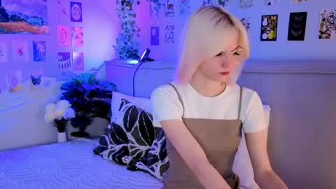 Snapshot of vanessaaustin chatting on 04.17.26 Vanessa online show from 04.17.26