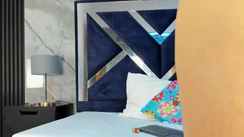 Vanessa Hard online show from 01.17.26