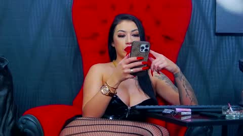 Snapshot of vanessamorningstar1 chatting on 12.20.24 Miss Vanessa online show from 12.20.24