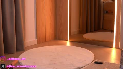 Vanessa Simon online show from 04.09.26