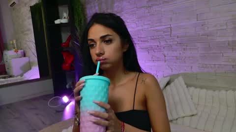 Snapshot of vanessavosss chatting on 05.23.26 Vanessa online show from 05.23.26