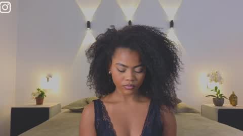 Snapshot of vanestrauss chatting on 09.11.25 New account follow me online show from 09.11.25