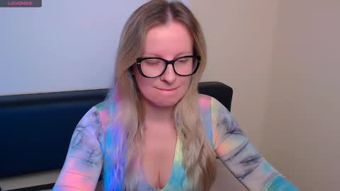 Mia online show from 10.10.25