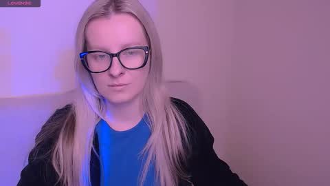 Mia online show from 11.20.25