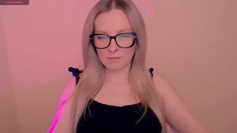 Mia online show from 03.24.26