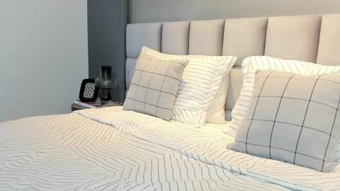 VANNA  online show from 10.22.25