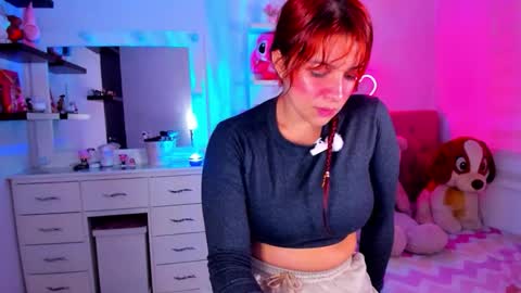 Snapshot of vannessa_shy chatting on 05.19.26 Vanesa online show from 05.19.26